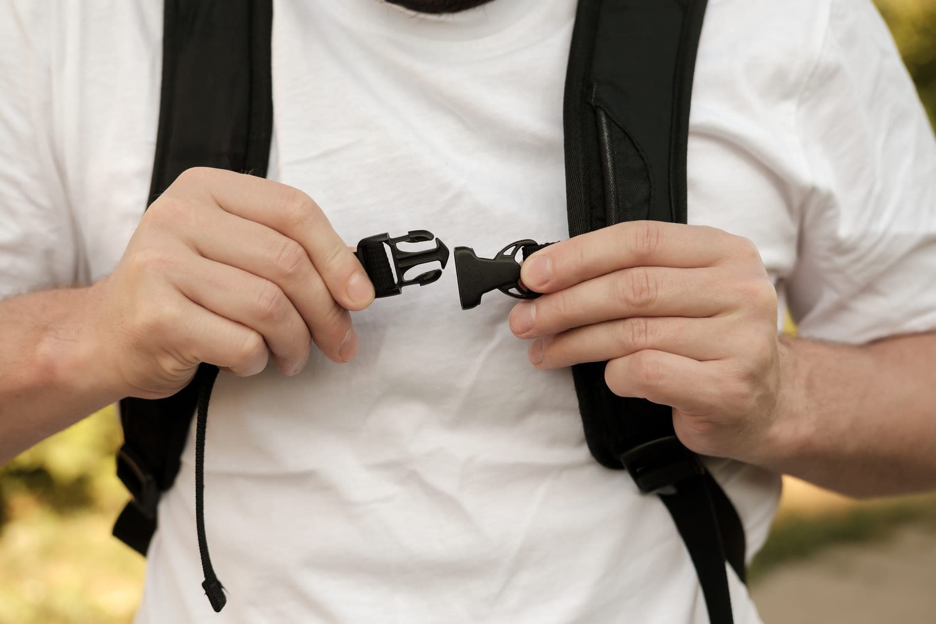Adjusting your backpack and setting the hip belt right