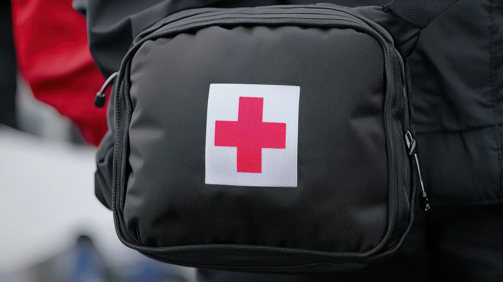 IFAK or a regular first aid kit: what do you really need?